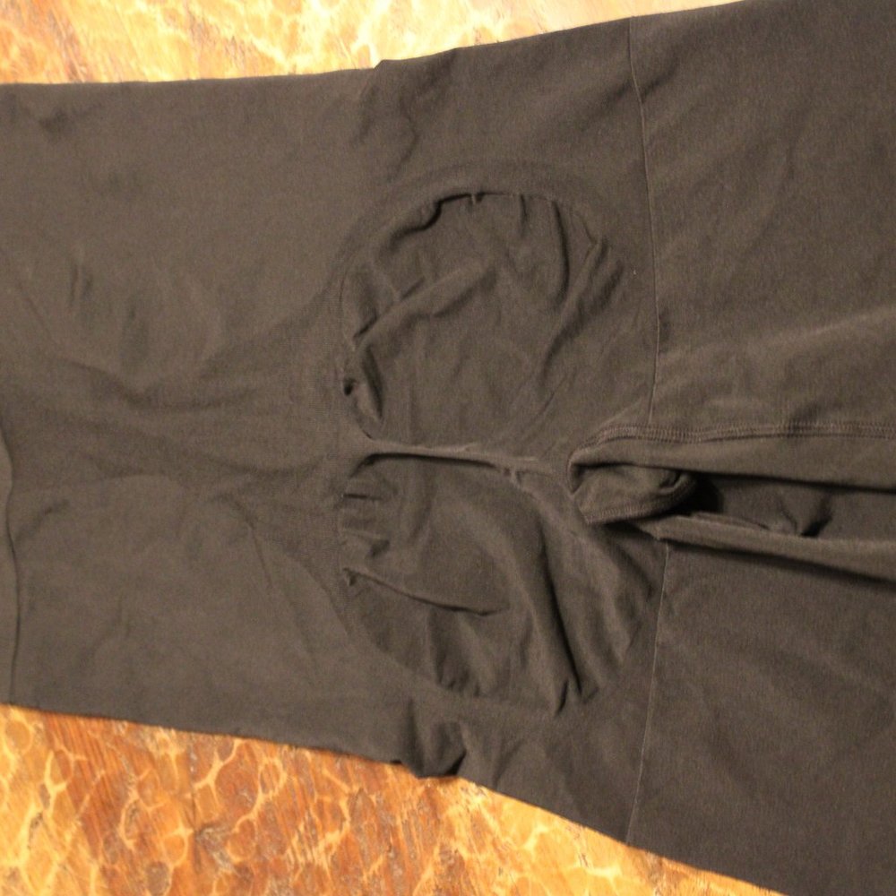 🎀 NWOT SPANX! *BEST* Shapewear